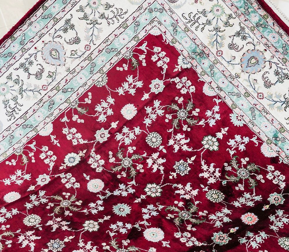 Pakistan Silk Carpets